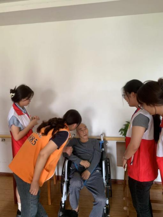“携手止颤，共同抗帕”主题社会实践活动之关爱帕金森患者(图4)