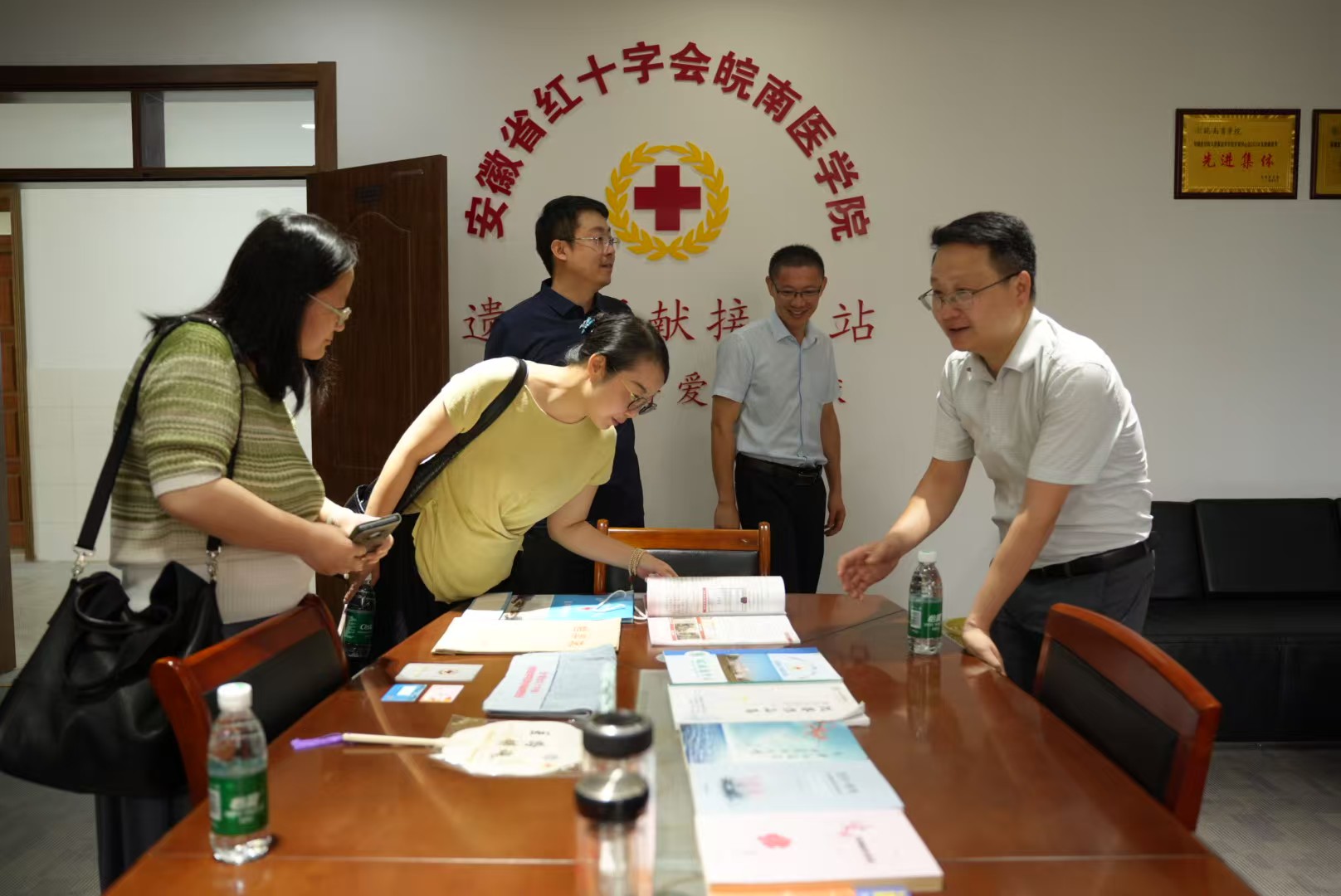 红十字国际学院专家来校调研指导工作(图2)