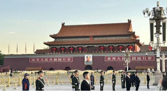 镜头映初心，画笔绘山河——以艺术礼赞祖国(图1)