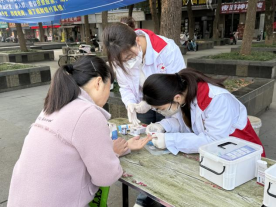 青春仁暖社区——皖南医学院红十字协会开展“三暖行动”义诊进社区活动(图3)