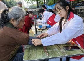 青春仁暖社区——皖南医学院红十字协会开展“三暖行动”义诊进社区活动(图2)