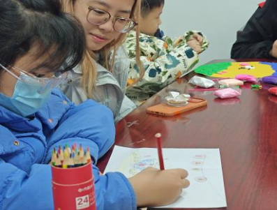 元宵艺创暖童心,结核科普护健康——皖南医学院学子赴龙泉街道龙眼社区志愿服务活动(图2) 元宵艺创暖童心,结核科普护健康——皖南医学院学子赴龙泉街道龙眼社区志愿服务活动(图2)